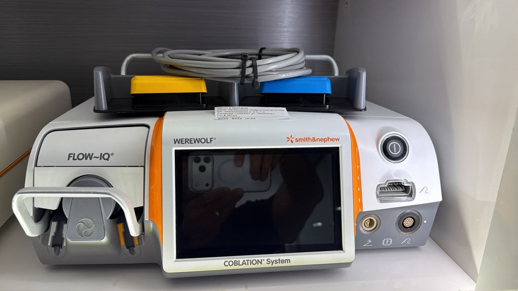Smith and Nephew™ Werewolf Coblation System with Foot Switch